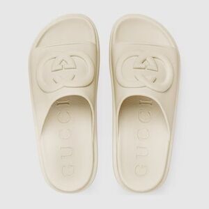 NEW WOMEN'S SLIDE SANDAL WITH INTERLOCKING G